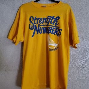 Gently worn men's golden state warriors T-shirt